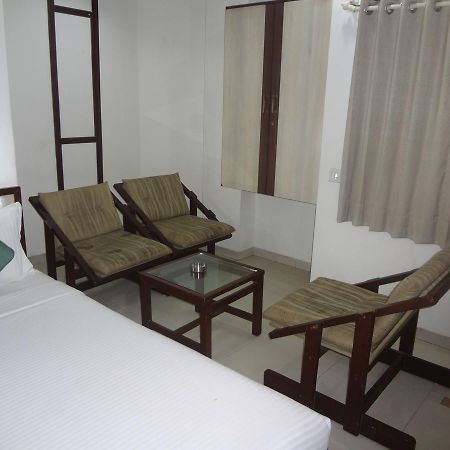 Hotel Airport Residency Ахмедабад Екстериор снимка