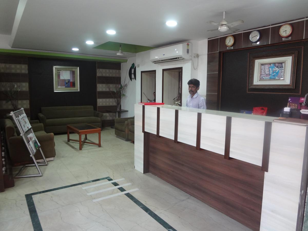 Hotel Airport Residency Ахмедабад Екстериор снимка