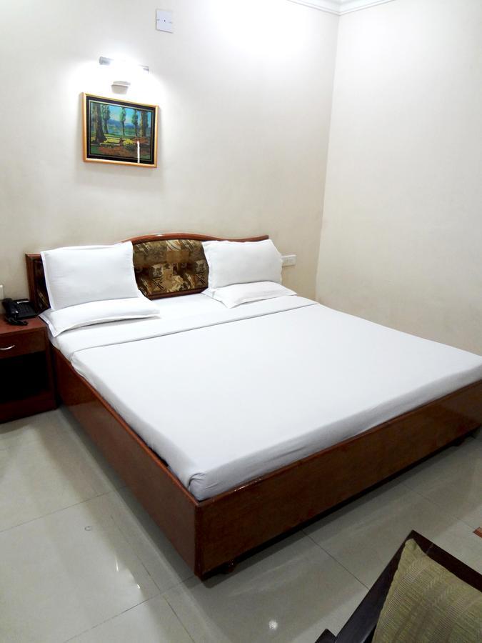 Hotel Airport Residency Ахмедабад Екстериор снимка