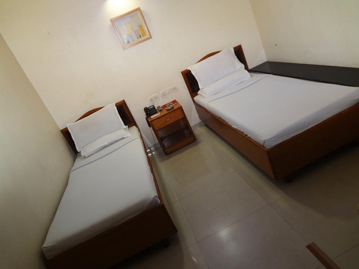 Hotel Airport Residency Ахмедабад Екстериор снимка